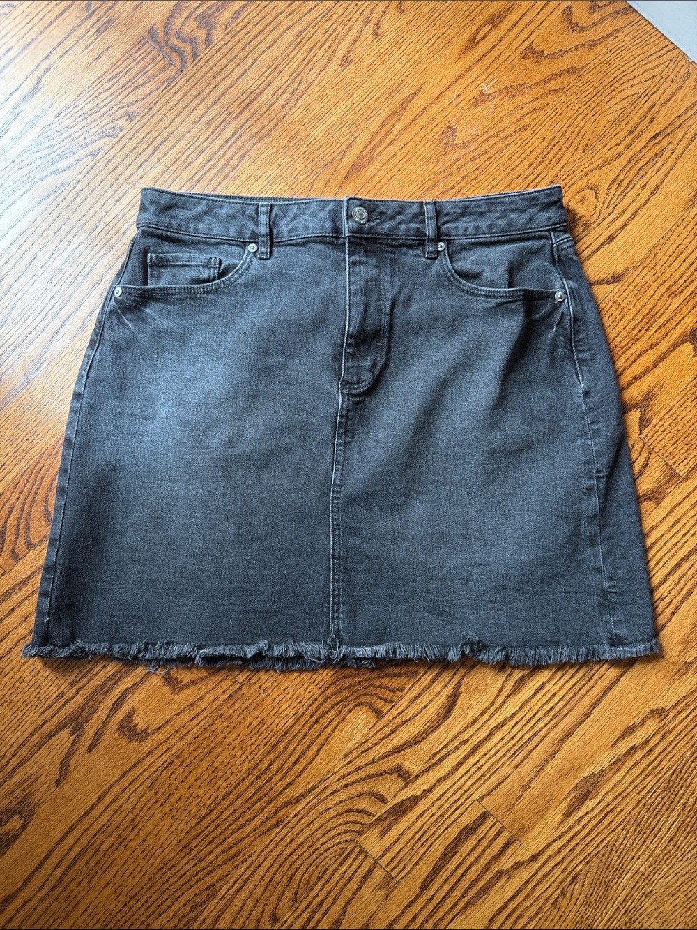 LOFT Women's Black Denim Mini Skirt with Frayed Hem, Sz 8